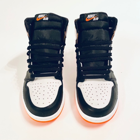 ♦️SOLD♦️NIKE AIR JORDAN 1 ELECTRO ORANGE - Picture 3 of 8